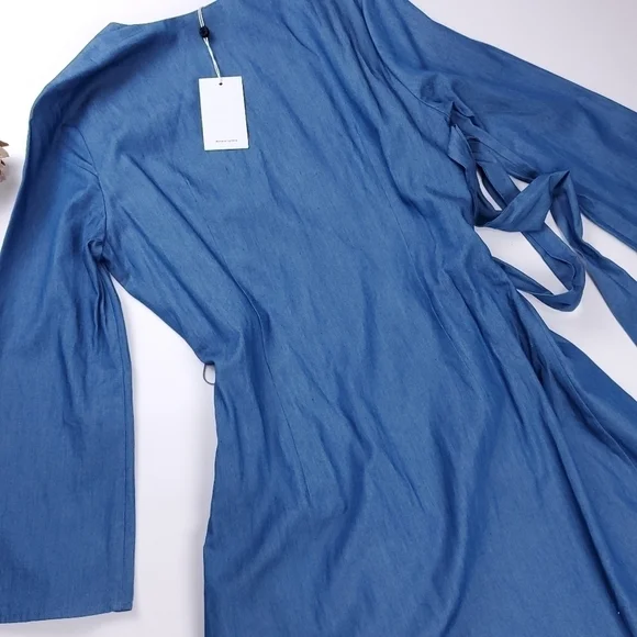 New Lovers + Friends  Viscose Chambray Blue Belted Wrap Dress Size M - Picture 11 of 13